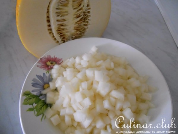 Запеченная свиная шейка с дыней 
