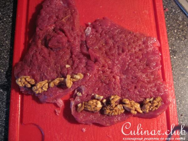 Мясные рулетики с с грецкими орехами