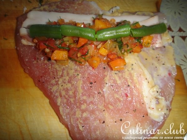 Свинные рулетики с обалденным соусом