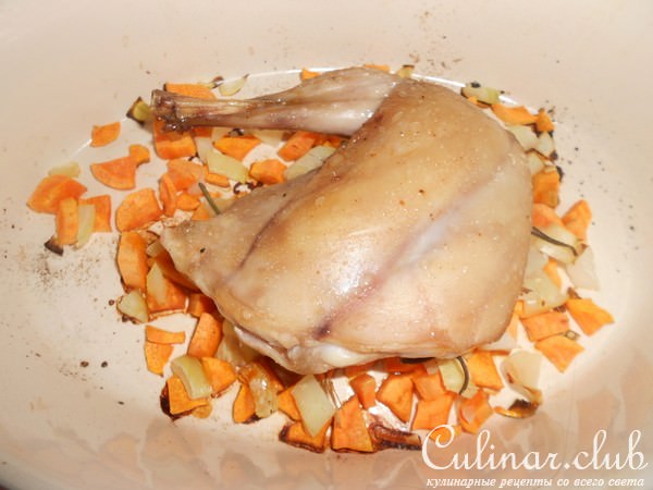 Кролик с пряными травами и овощами