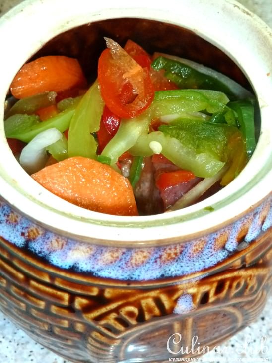 Гуляш (или говядина тушеная с овощами) (конкурс ФМ - иллюстрация)