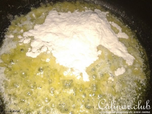 "Голубец"...мясной рулет под нежным сливочным соусом)))