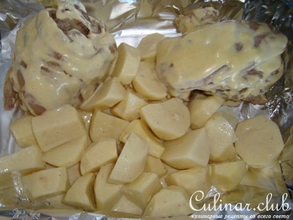 Свиная рулька с картошкой