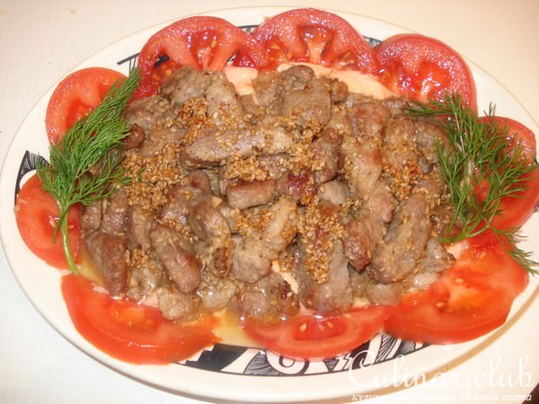 мясо жареное с кунжутом с соусом по французски