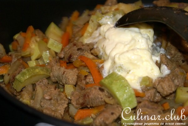 Азу с редькой и солёными огурцами