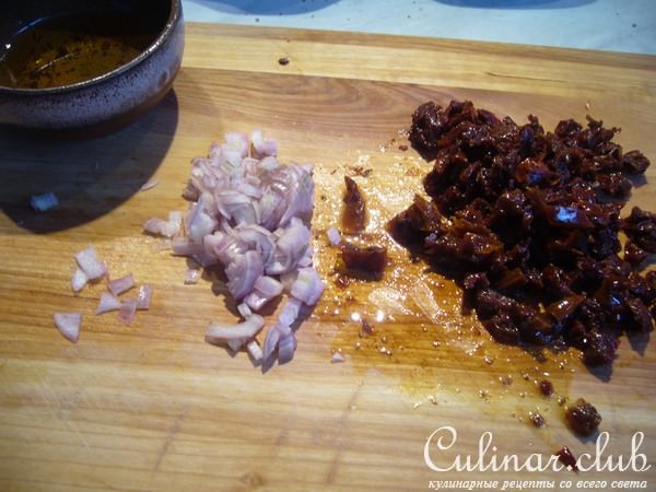 Свиные шницели с фетой и сушенными помидорами