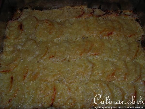 Мясо под картофельно - сырной шубой