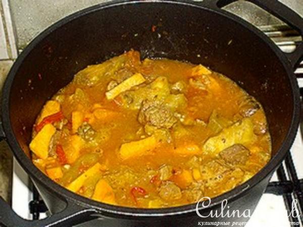 Телятина с баклажанами и сладким картофелем