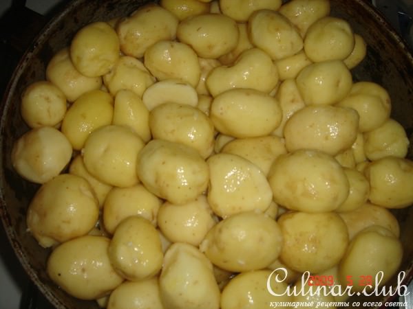 Молодой картофель со свининой