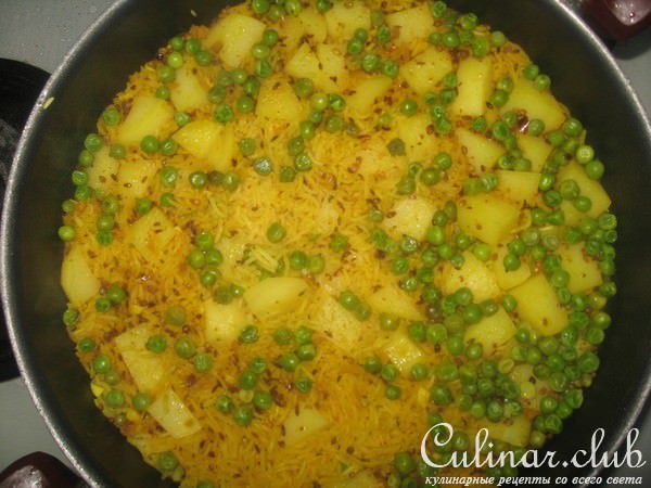 Aloo Pulao (индийский плов с картофелем)