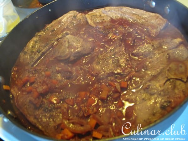 Баранина тушеная с овощами в вине