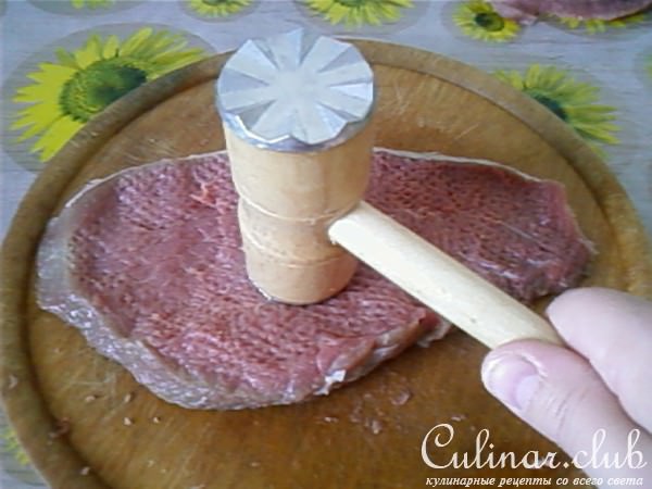 Кускус с миндалем и мясным рулетом