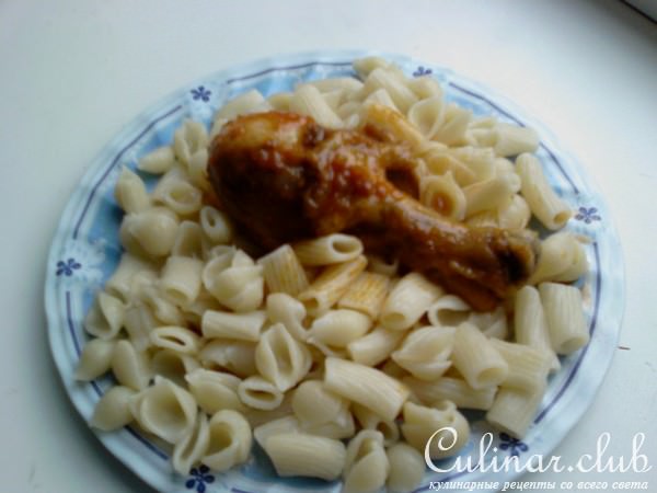 Острые куриные ножки, тушёные с помидорами
