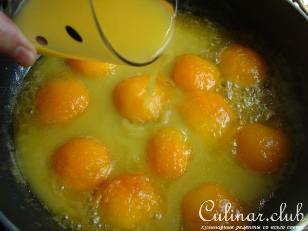Мясо с абрикосами под медово-апельсиновым соусом