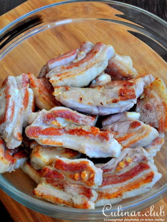Маринованные свиные ребра запеченные