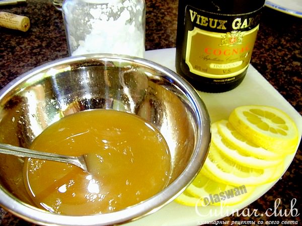 Свинина запеченая с розмарином и лимоном
