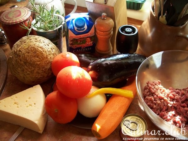 Запеканка из баклажанов с пюре из сельдерея и бараниной