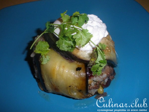 Тимбаль из баклажанов с начинкой из мяса и риса с кедровыми орешками