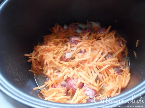 Фрикадельки с фасолью и овощами