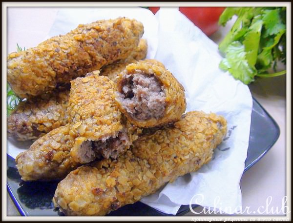 Мясные «пальчики» в панировке из овсяных хлопьев.