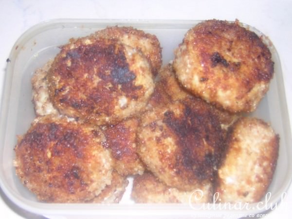 КОТЛЕТЫ ИЗ СВИНИНЫ ПО-КАЗАЦКИ С КАПУСТОЙ