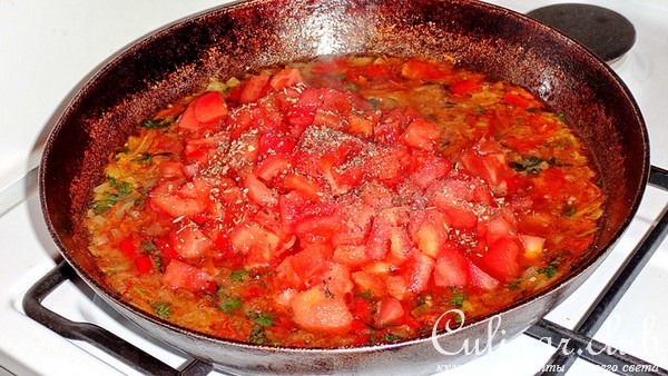 Мясные шарики с травами в томатном соусе