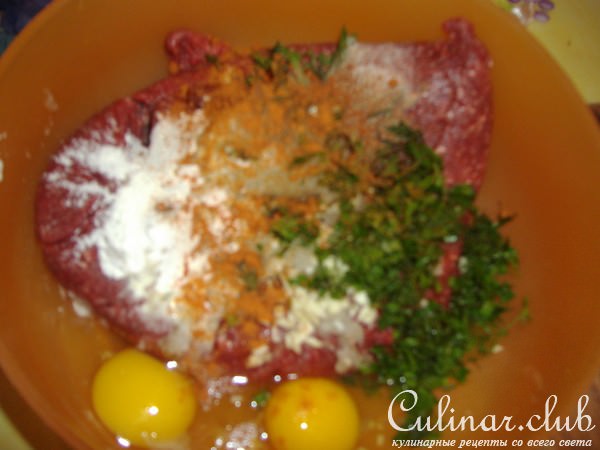 Рулет мясной с грибами