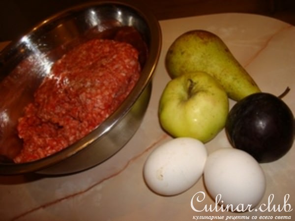 Мясо-фруктовые колобки
