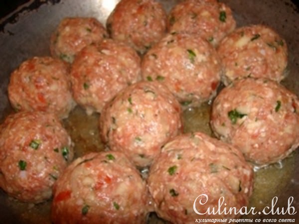 Мясо-фруктовые колобки