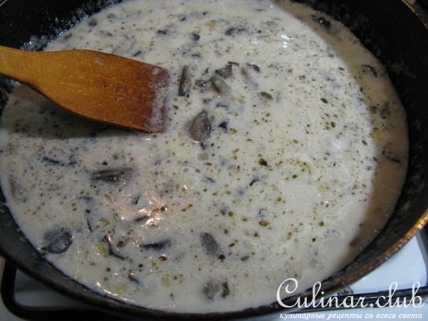 Постное заварное тесто на вареники и пельмени + мясные розочки с грибным соусом