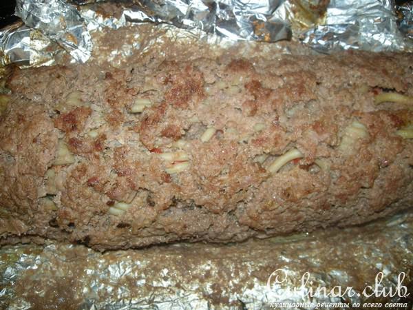 Мясной рулет с макаронами