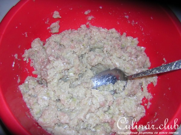 КОТЛЕТЫ ИЗ СВИНИНЫ ПО-КАЗАЦКИ С КАПУСТОЙ