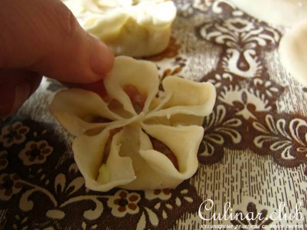 Паровые пельмени со свининой и капустой (дуэль)