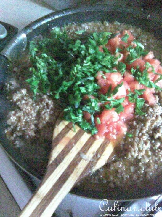 МЯСНОЙ СОУС с эстрагоном/тархуном и корицей. Цветная капуста под ним.