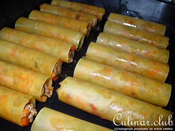 КАНЕЛОНИ с рубленной индейкой и овощами,в соусе