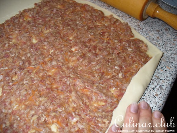 Рулет с Фаршем, запеченный в соусе