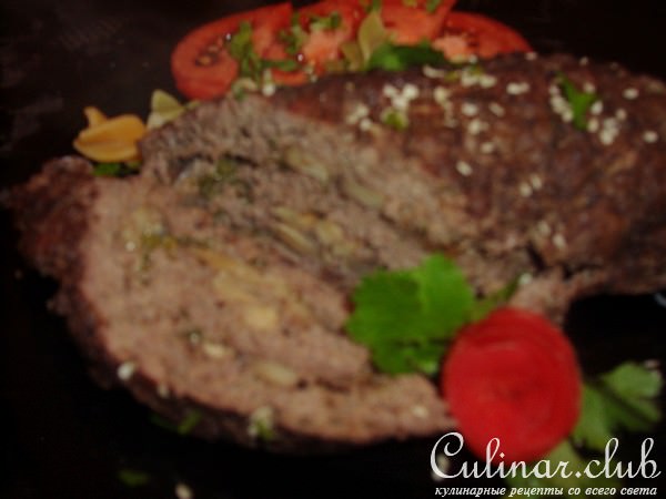 Рулет мясной с грибами
