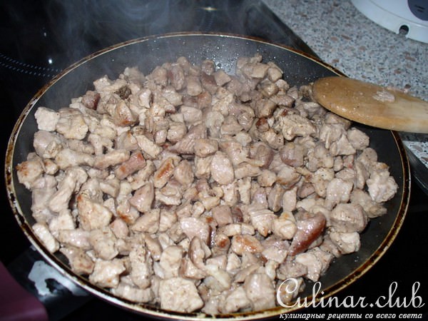 КАНЕЛОНИ с рубленной индейкой и овощами,в соусе