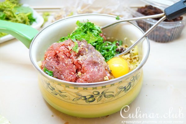 Клёцки мясные с картофелем и орехами. Албанская кухня.