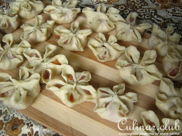 Паровые пельмени со свининой и капустой (дуэль)