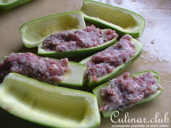 Кисло-сладкие фаршированные кабачки