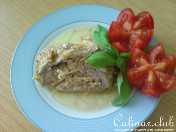 Рулет из курятины с капустной начинкой 