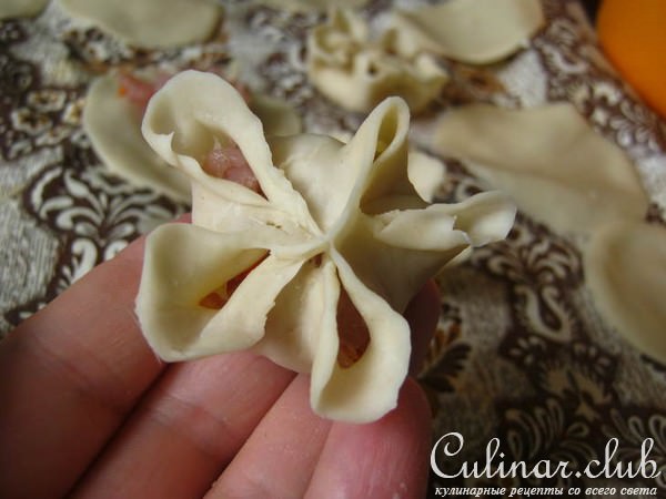 Паровые пельмени со свининой и капустой (дуэль)