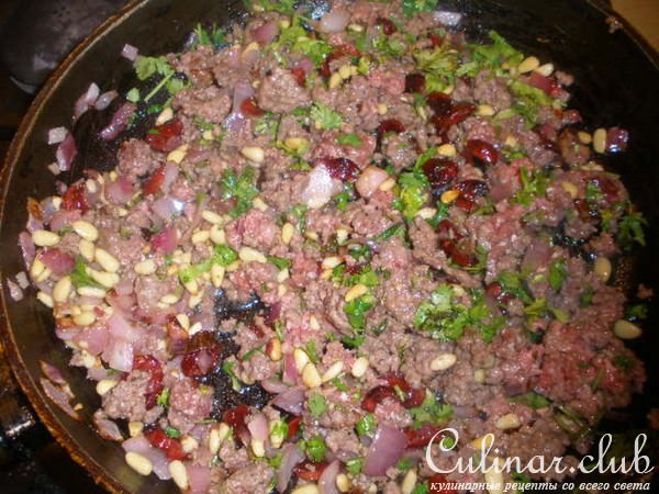 Тимбаль из баклажанов с начинкой из мяса и риса с кедровыми орешками
