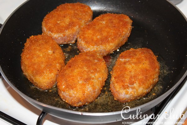 Мясные зразы с клюквой