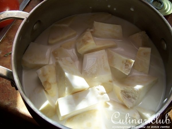 Запеканка из баклажанов с пюре из сельдерея и бараниной