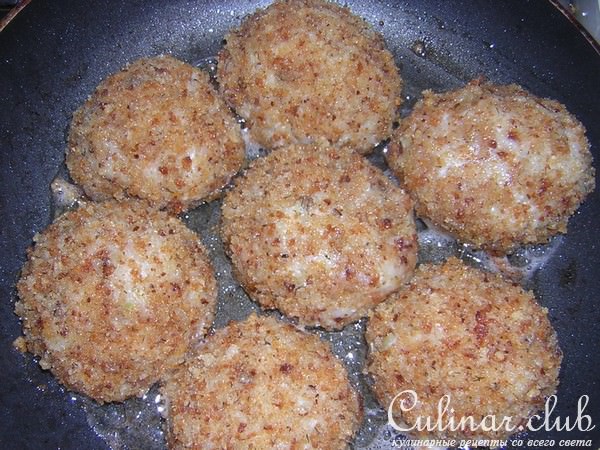КОТЛЕТЫ ИЗ СВИНИНЫ ПО-КАЗАЦКИ С КАПУСТОЙ