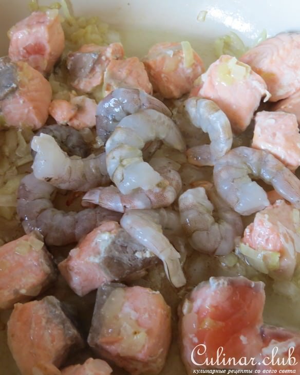 Спагетти с чернилами каракатицы в сливочном соусе с морепродуктами «Insolito»