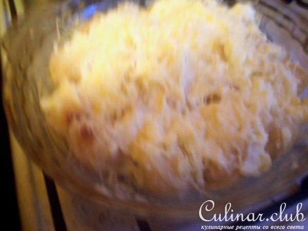 Лумакони с куриным фаршем, запечёные под соусом "Бешамель"
