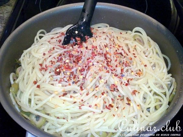 Паста с рукколой и домашними заправками, потенциально ежевечернее блюдо